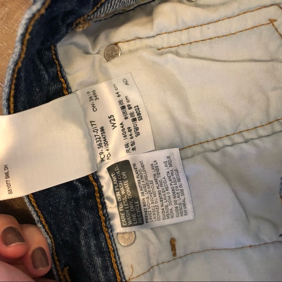 Levi’s Jean Shorts - Picture 3 of 4